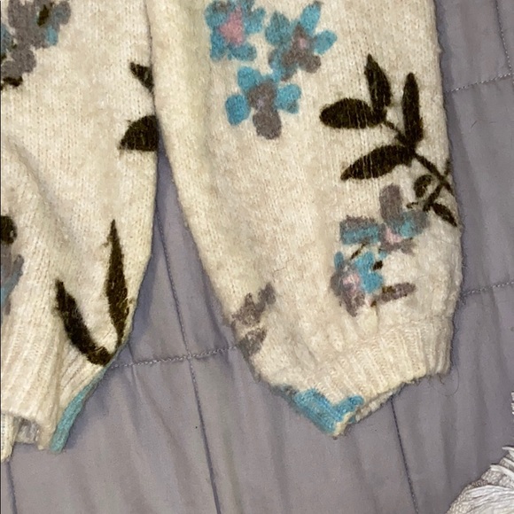 Sweater - Picture 3 of 5